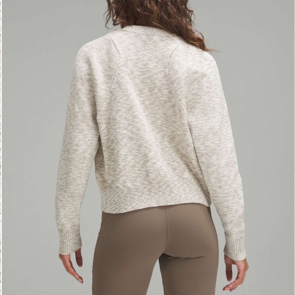 Lululemon Boxy Cotton-Blend V Neck Cardigan
Bone / White / Raw Linen / Vapor - Picture 3 of 16